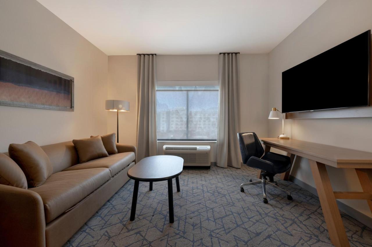 Fairfield By Marriott Inn & Suites Denver Airport At Gateway Park Exterior photo