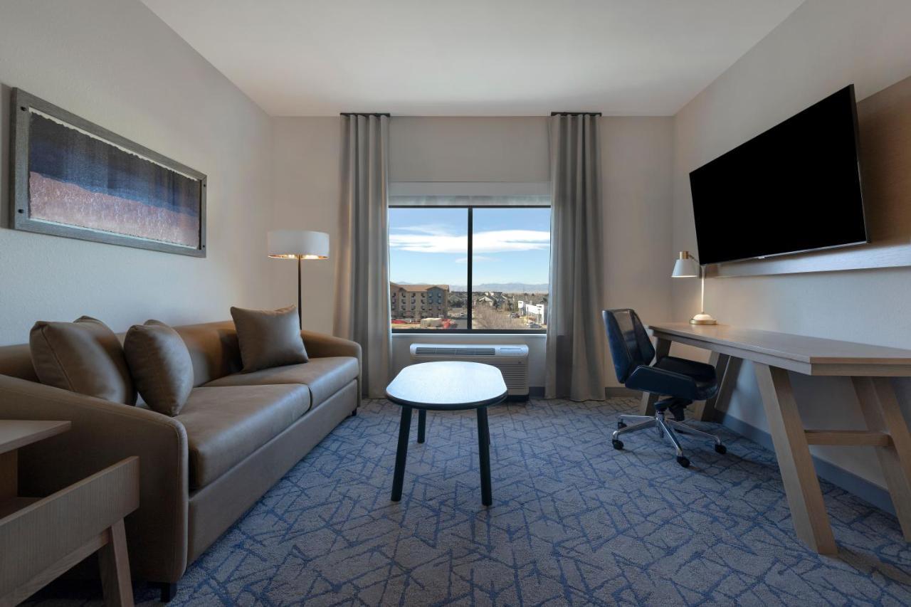 Fairfield By Marriott Inn & Suites Denver Airport At Gateway Park Exterior photo